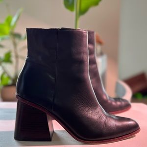 Chelsea Bootie Dolce Vita